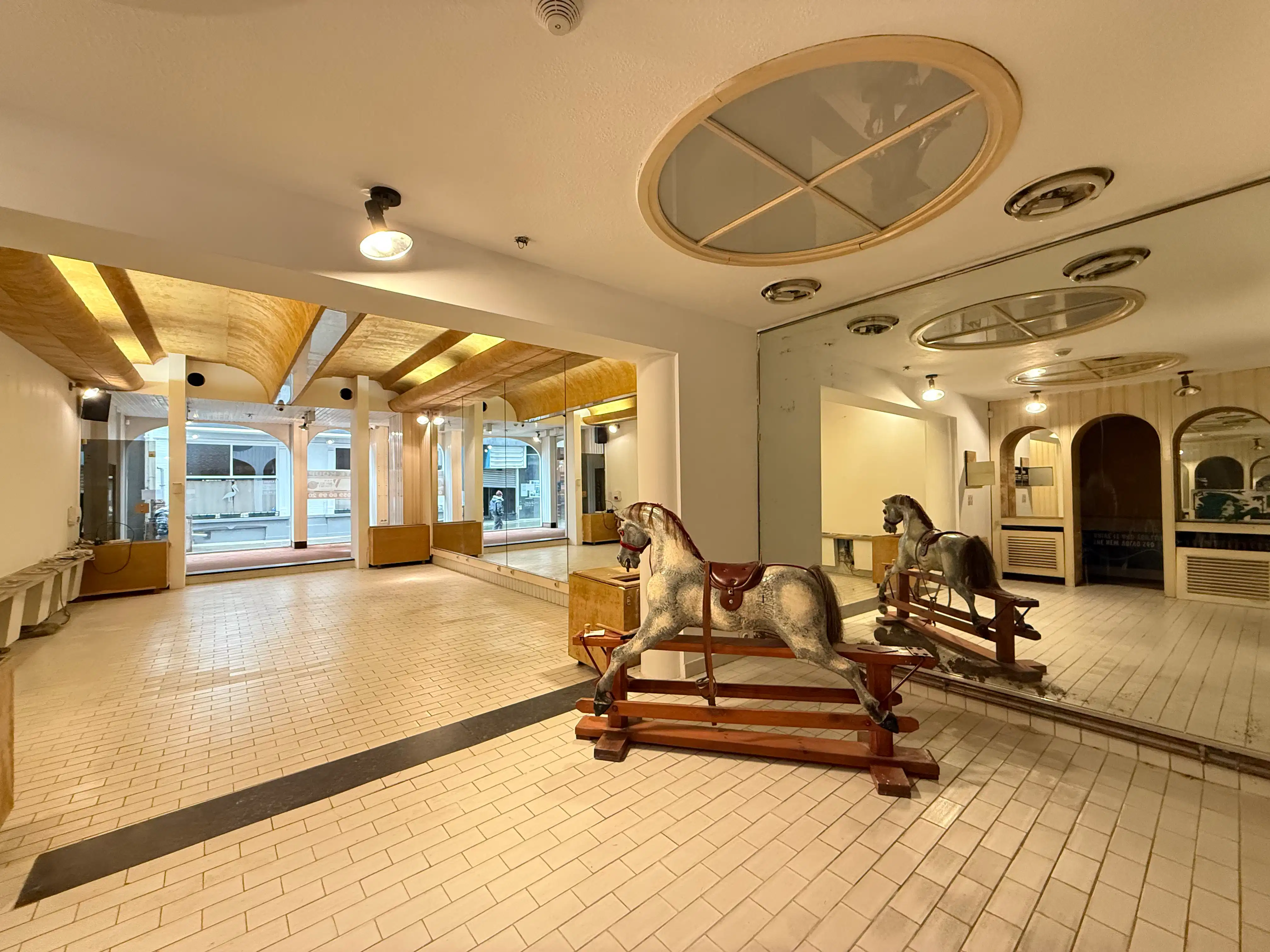 Handelsgelijkvloers 125m² foto 6