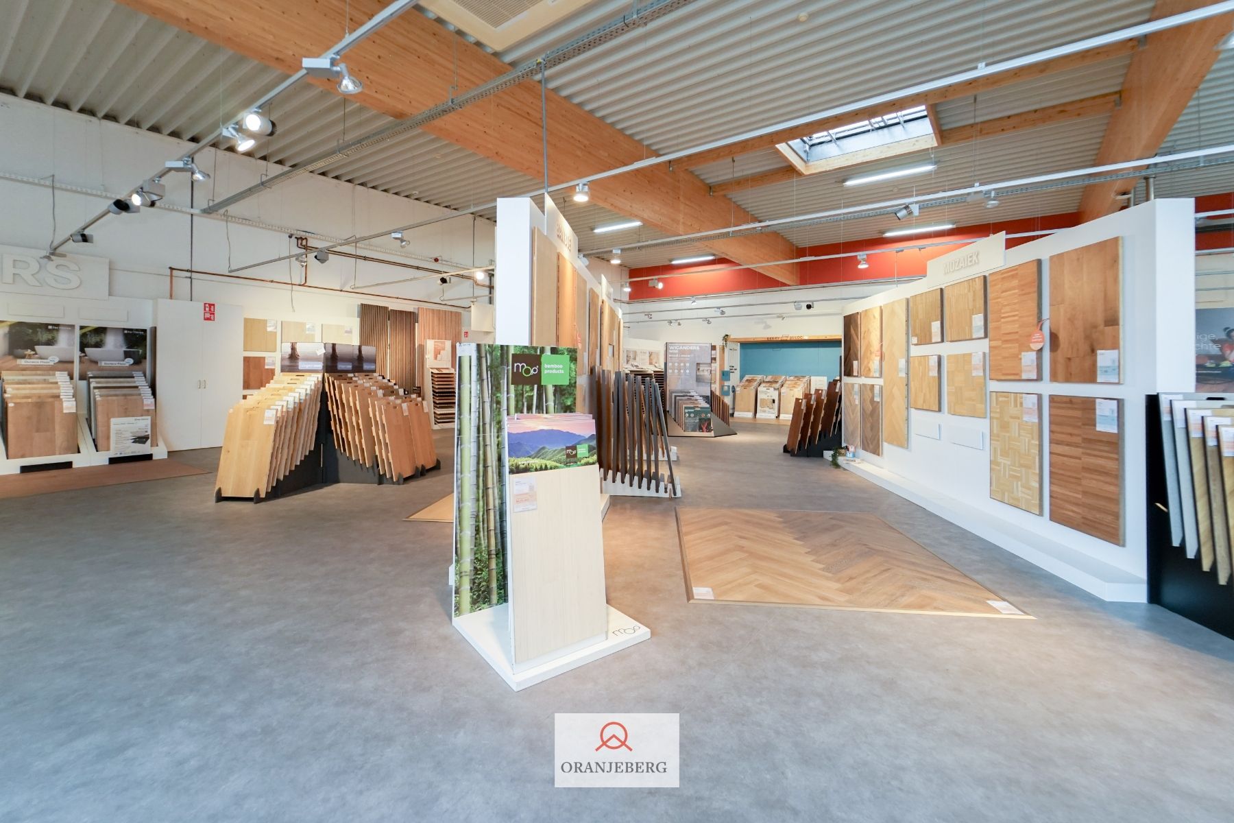 In de schaduw van de IKEA: winkel-magazijn van 750 m² +P! foto 17