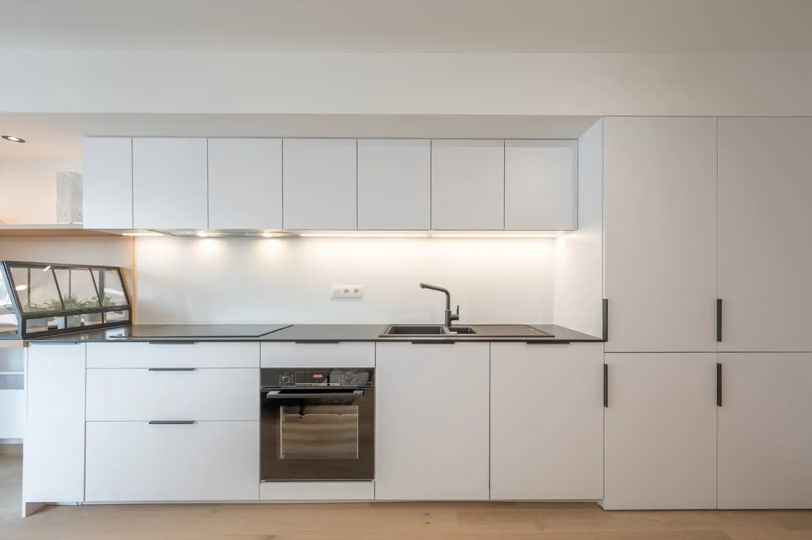 Prachtig afgewerkt appartement met twee slaapkamers en zijdelings zeezicht in Duinbergen.   foto 10