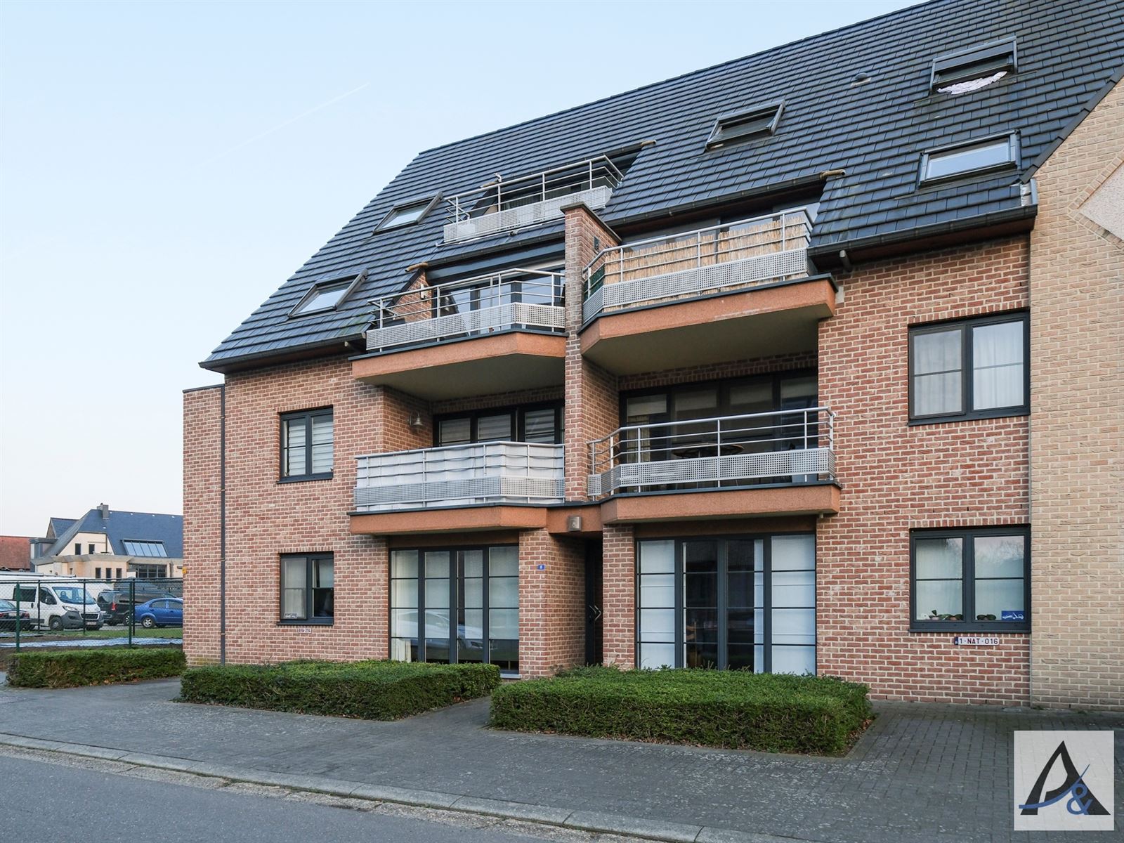 Ruim Gelijkvloers Appartement van 107 m² met twee autostaanplaatsen foto 21
