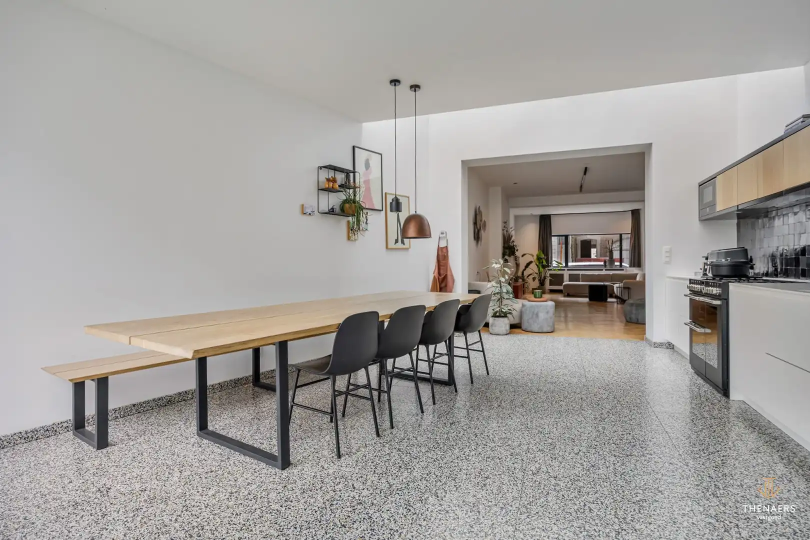 Stijlvol gerenoveerde karakterwoning nabij het centrum van Sint-Truiden. foto 12