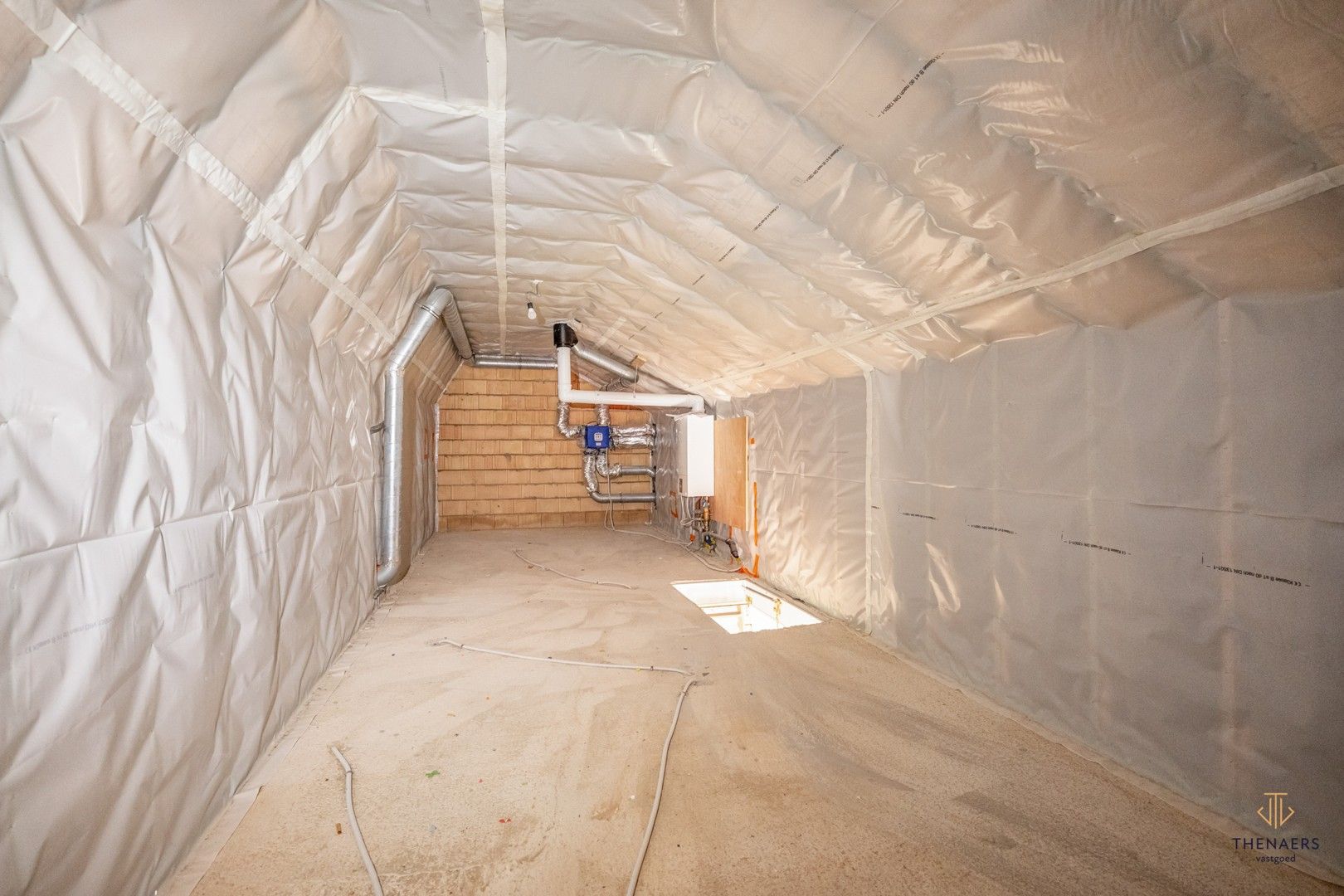 Moderne half‑open bebouwing met 3 slaapkamers op een rustige ligging. foto 18