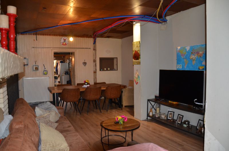 Te koop te Moorslede : Verder af te werken  gezinswoning met 3 slaapkamers, inpandige garage,  zonnige diepe  tuin mét uitweg en dubbele garage, zonnepanelen. foto 8