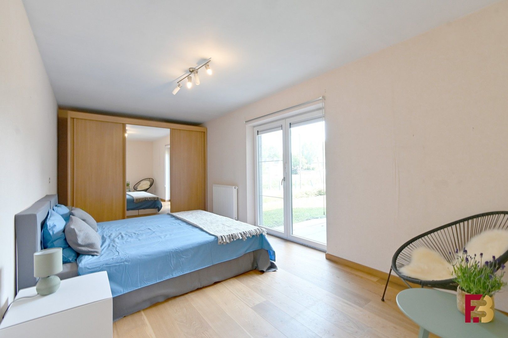 Lichtrijk gelijkvloers appartement met 2 terrassen en uitzicht op groen – hartje Eke foto 10