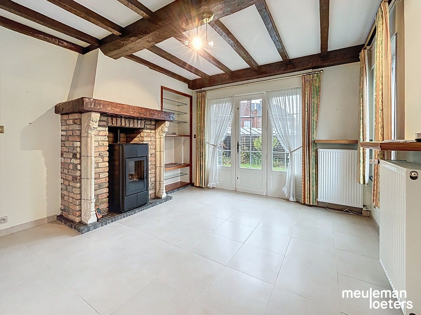 Ruime gezinswoning met garage foto 5