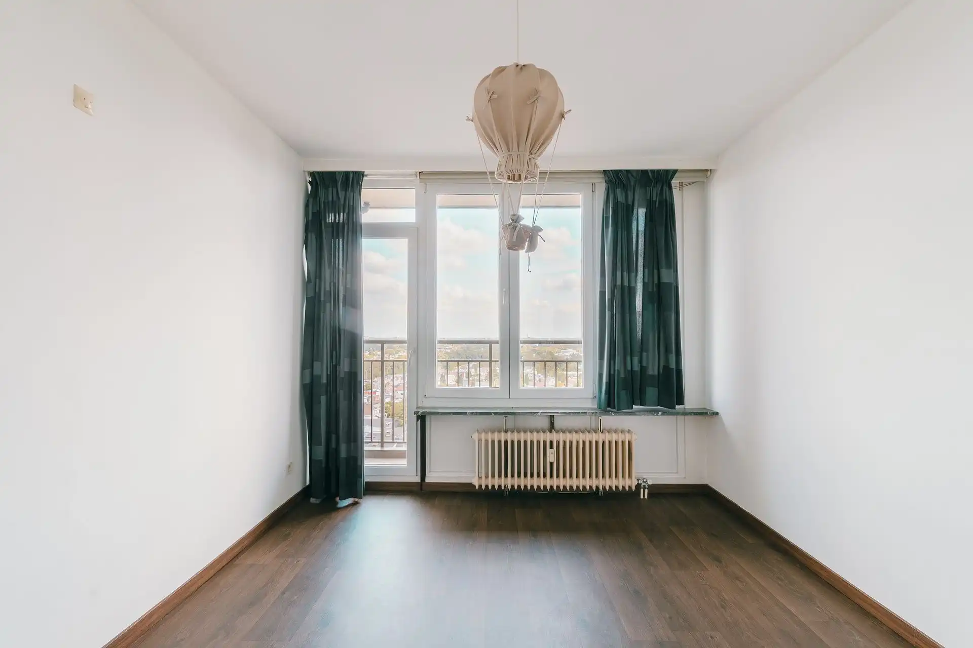 Licht appartement met panoramisch uitzicht in Wilrijk foto 11