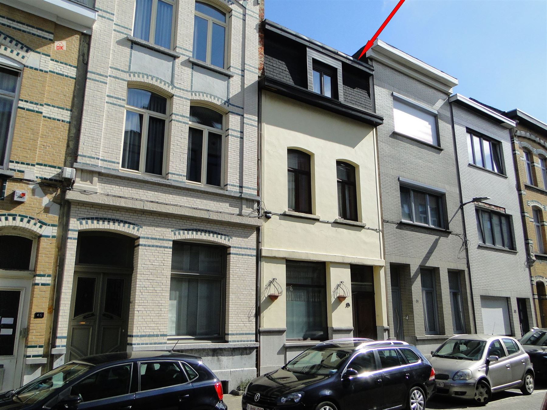 Woning met 4 slaapkamers en koer foto {{pictureIndex}}