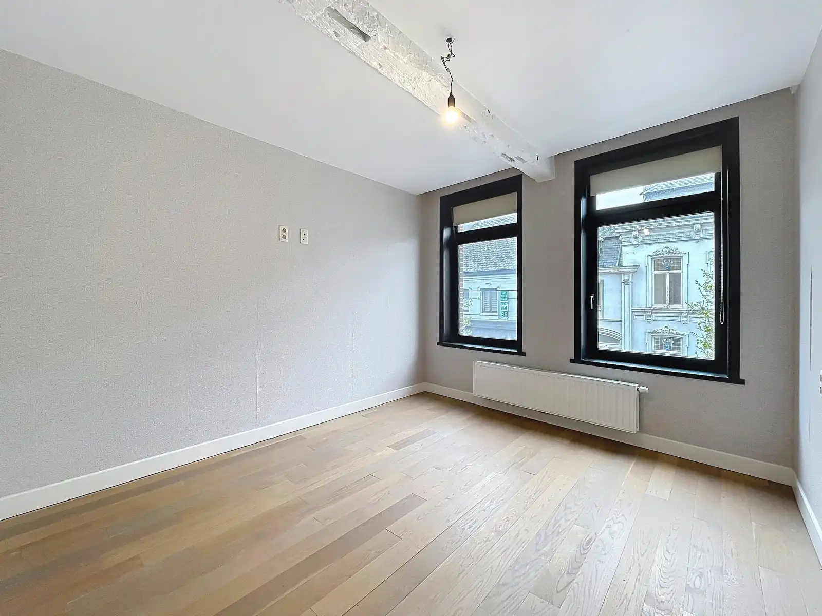 Authentieke woning met 2 slaapkamers in centrum Bree.  foto 14