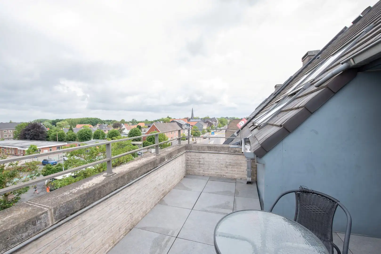 Ruim dakappartement met 2 ruime zonneterrassen te huur in Zulte foto 11