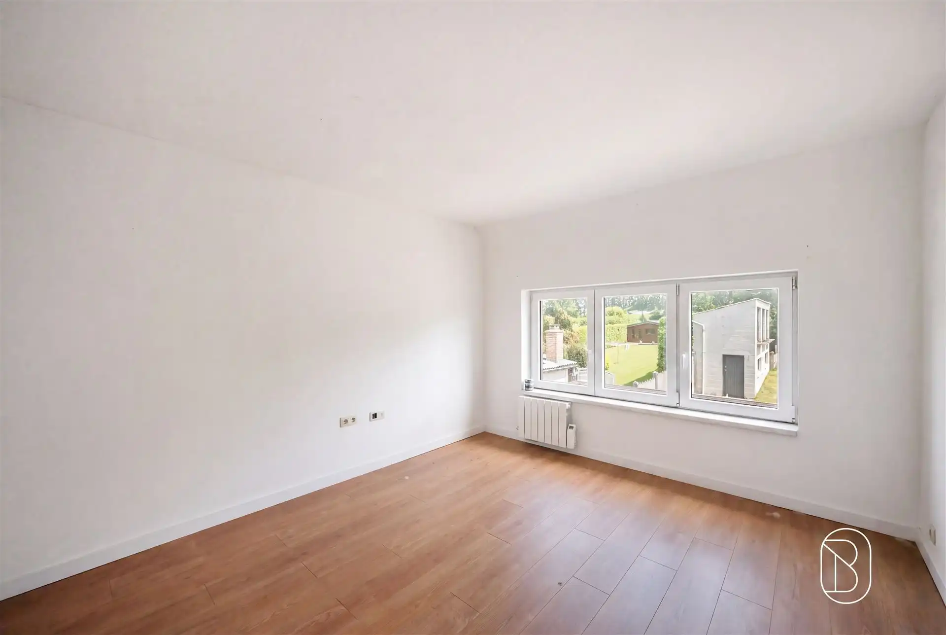Mooie gerenoveerde halfopen woning met tuin in Saint-Sauveur foto 16