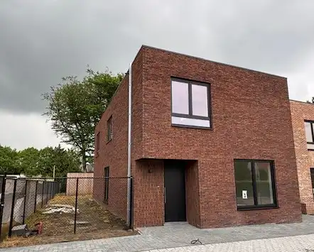 VOLLEDIG AFGEWERKTE INSTAPKLARE HOB BEN woning op 428m2 foto {{pictureIndex}}