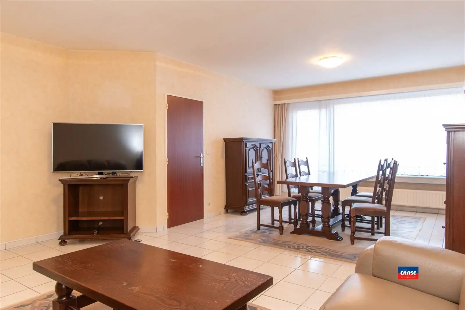 Verzorgd appartement met garagebox in rustige omgeving foto 2