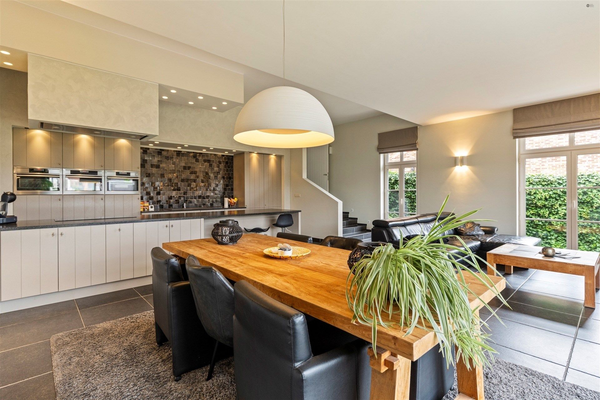 Top gelegen HOB met ruimte tot 5 slaapkamers op een toplocatie foto 2