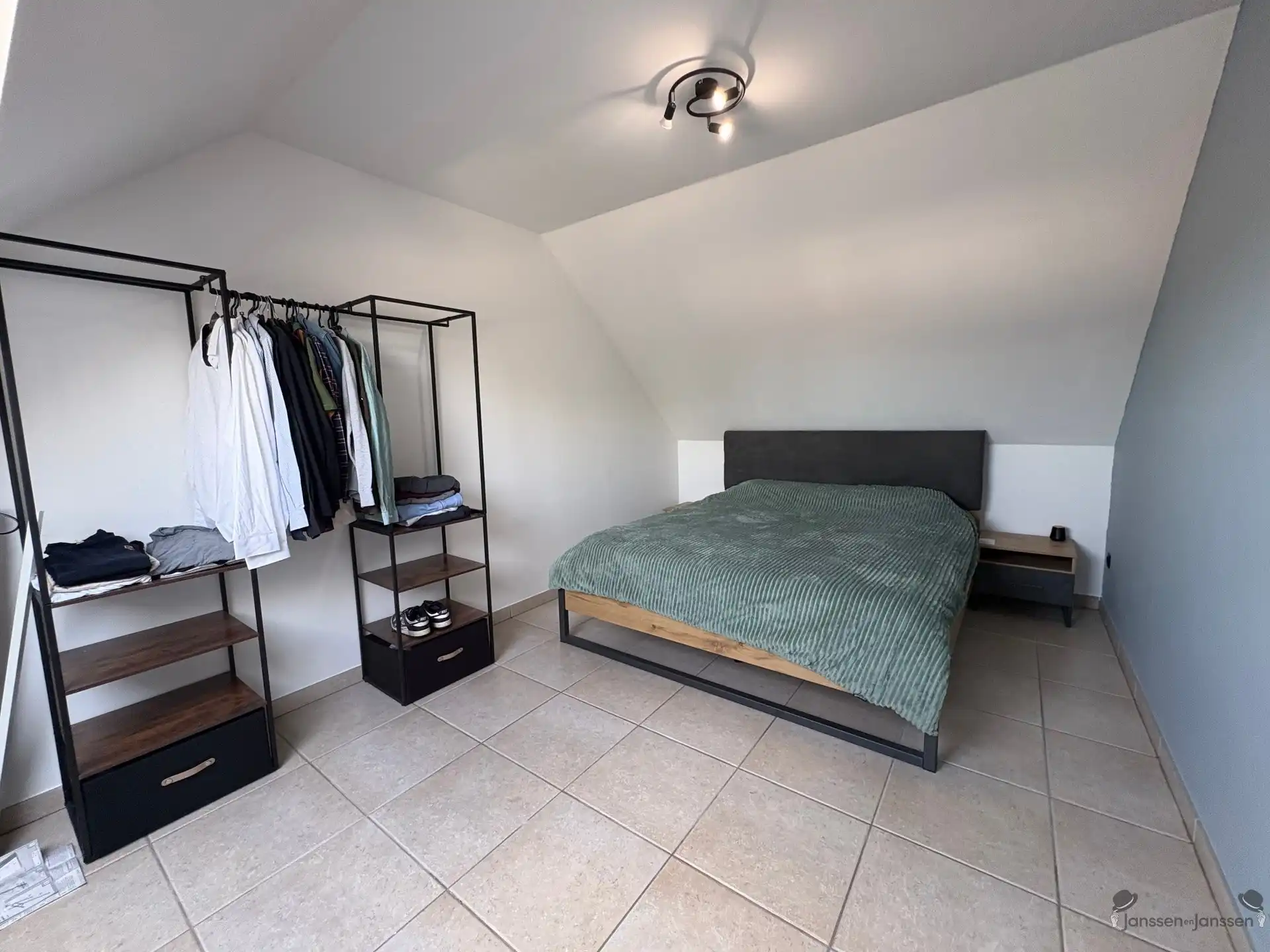 Ruim duplex appartement met terras en ondergrondse staanplaats te huur in Leopoldsburg  foto 18