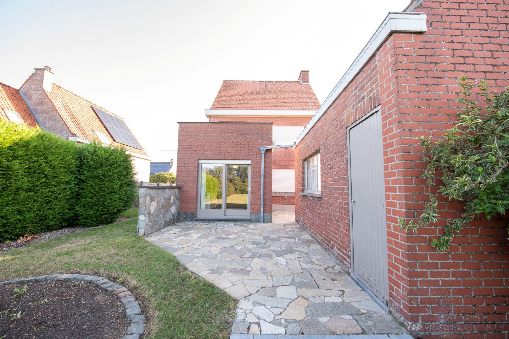 Goed gelegen, stevige woning op 900 m² met perfecte oriëntatie in Zulte (Machelen)! foto 3