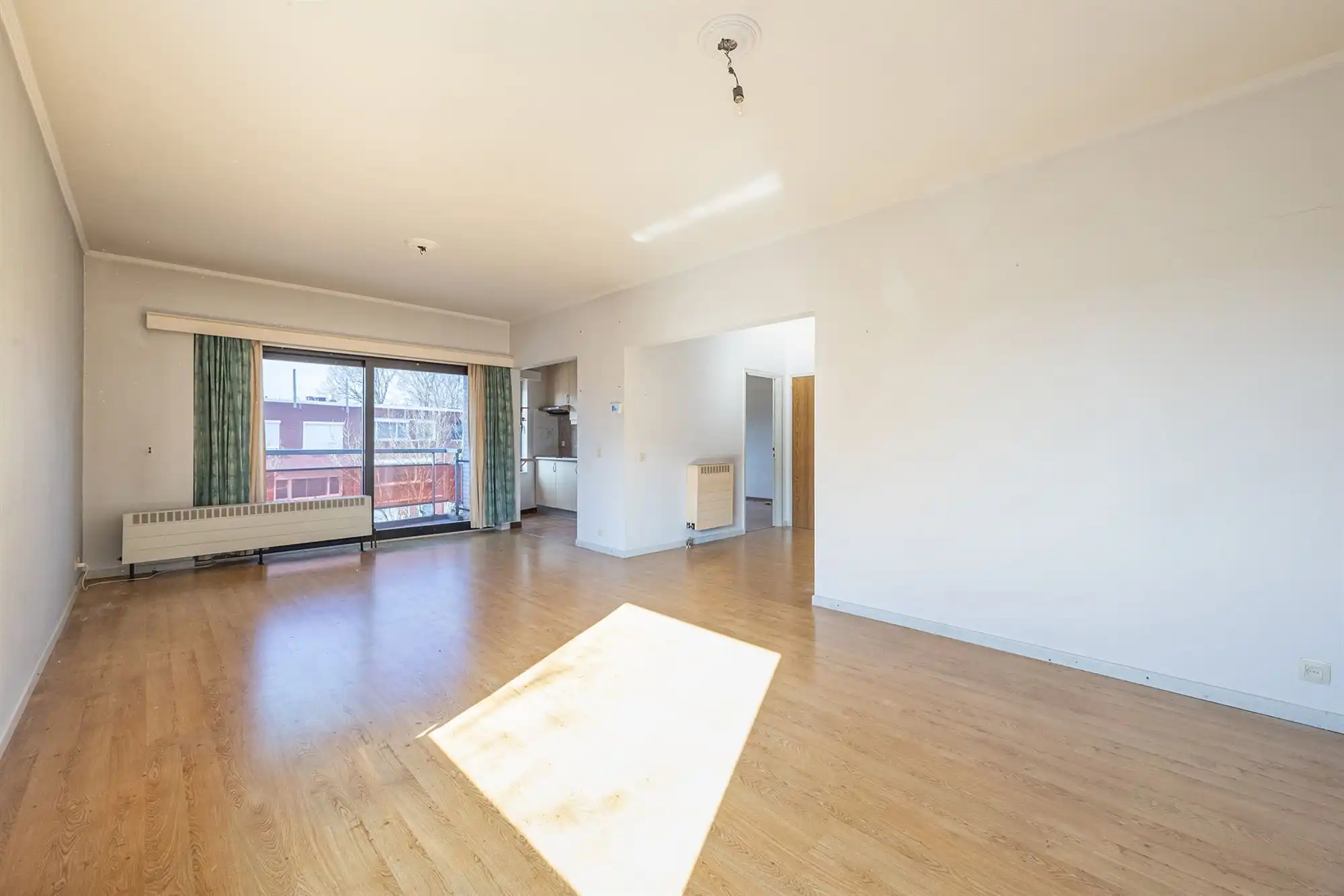 Op te frissen éénslaapkamerappartement met terras  foto 15