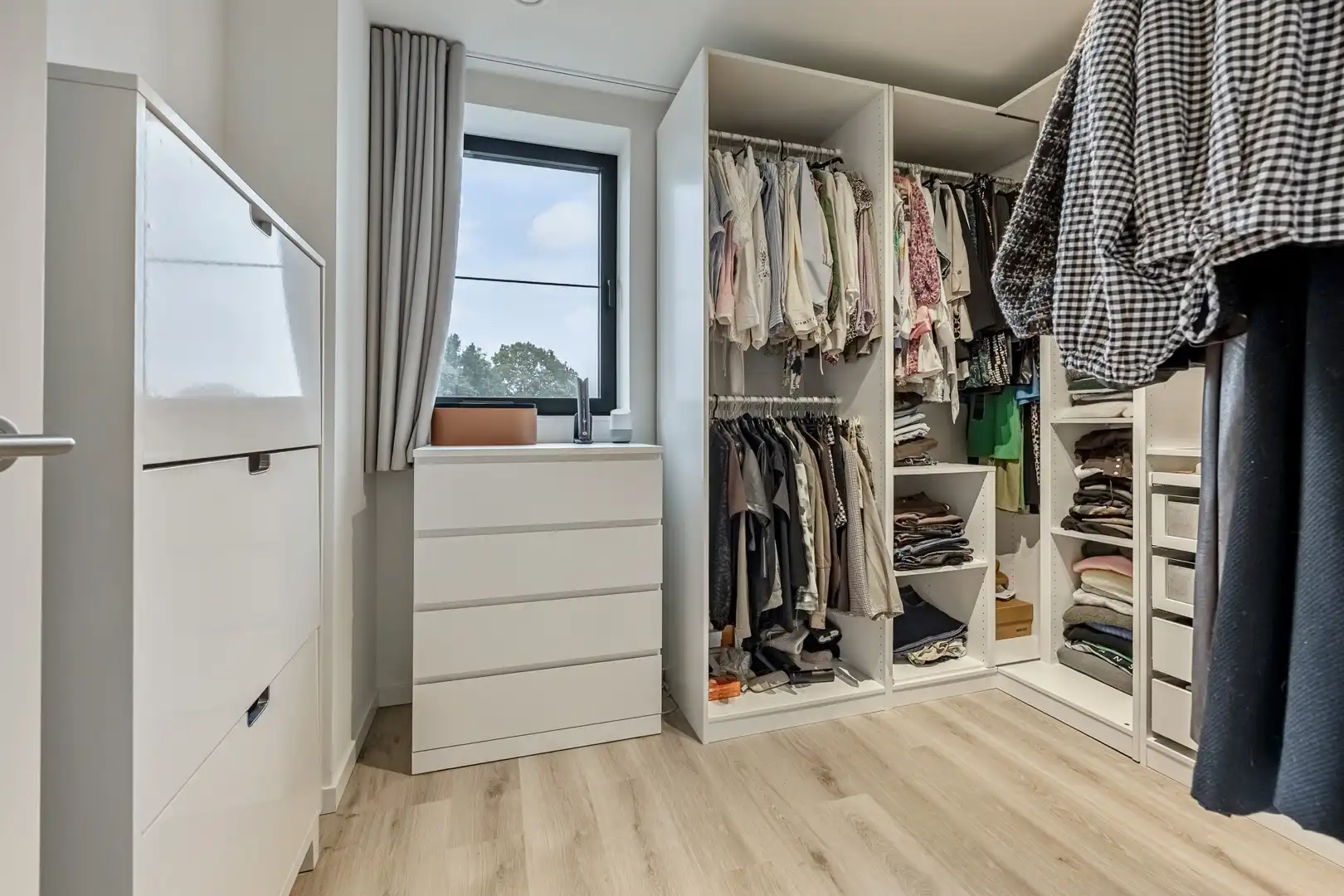 Modern en comfortabel appartement met 2 slaapkamers en terras te Kuringen foto 13