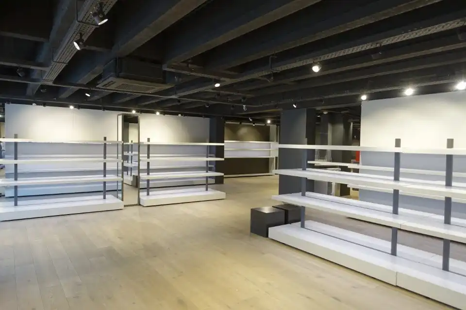 Ruime handelszaak (ca. 290m²) met grote visibiliteit foto 7