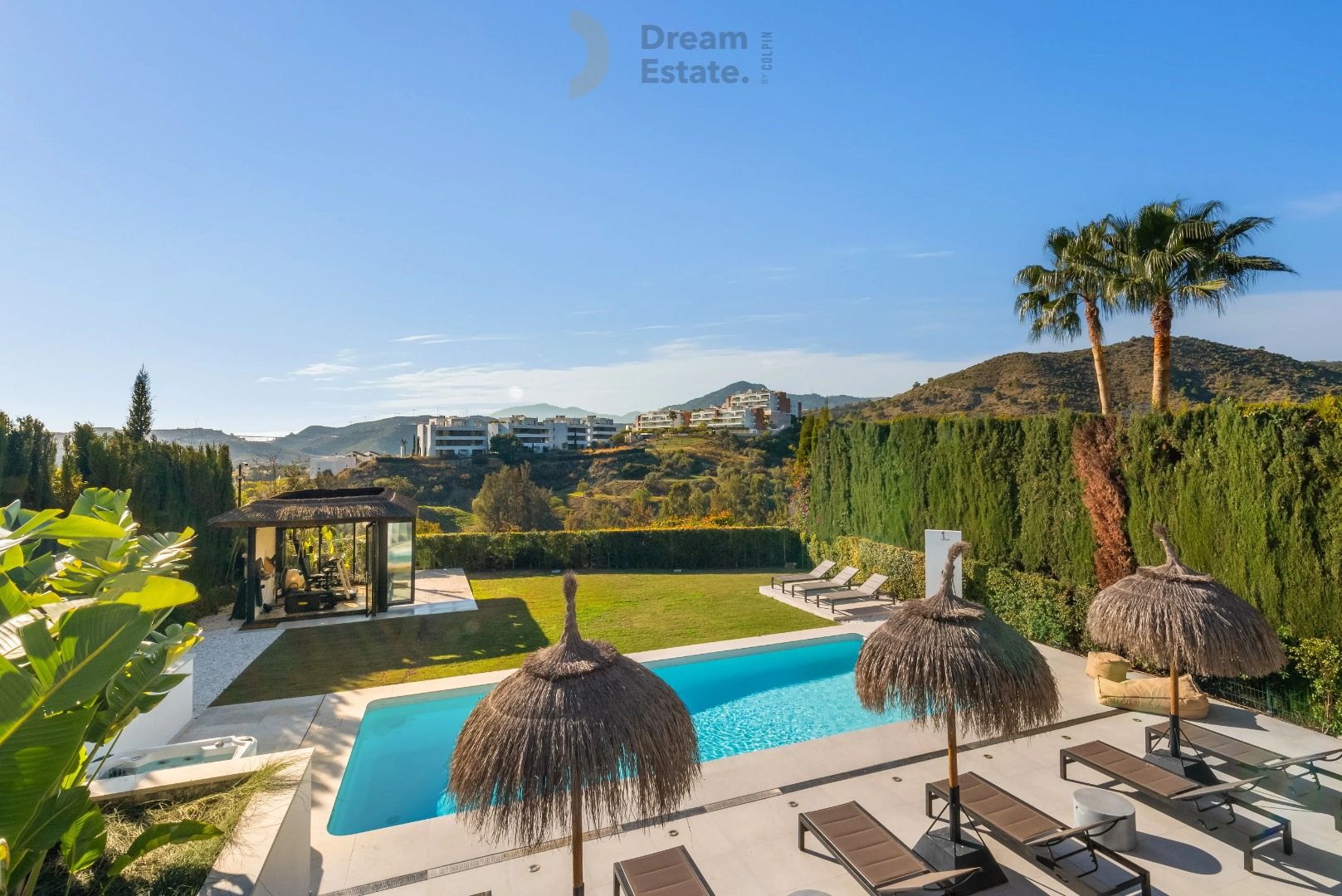 Een mooie ruime villa in de exclusieve afgesloten gemeenschap van Puerto del Capitán, Nueva Andalucia. foto 16