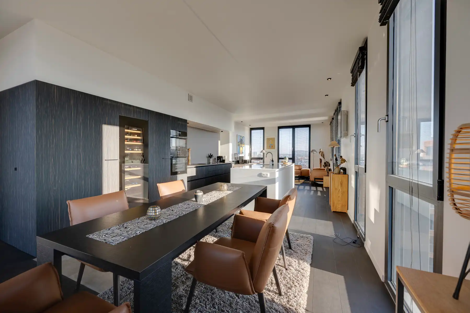 Luxe penthouse met adembenemende zichten in t Groen Kwartier foto {{pictureIndex}}