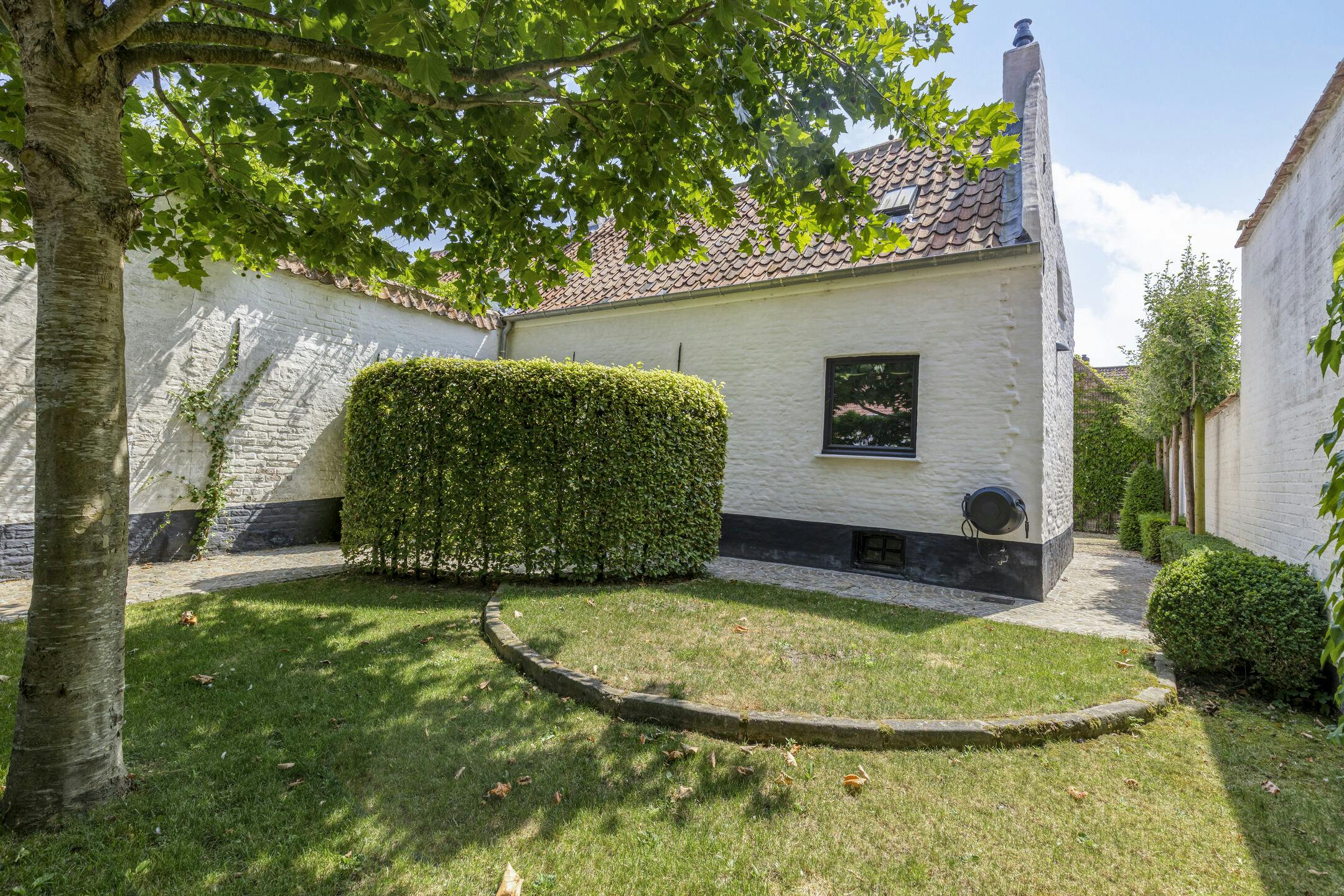 Uitzonderlijk huis in hartje Damme foto 21