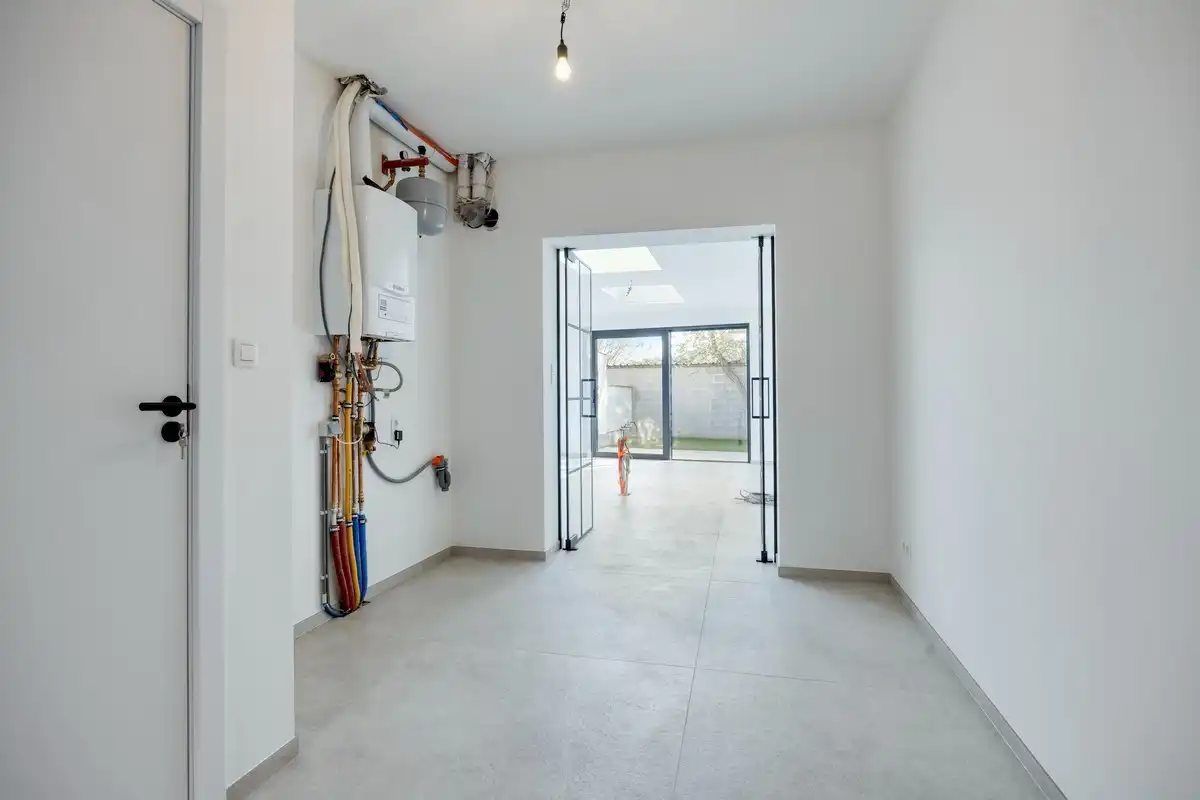 Volledig gerenoveerde woning met 3 slaapkamers, 2 badkamers en tuin in Tienen! – EPC A - bewoonbare opp. 139 m² foto 8
