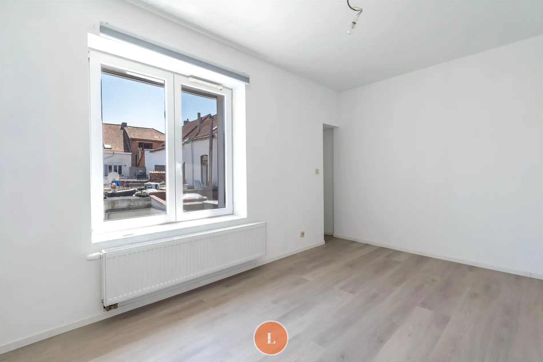 Gerenoveerde gezinswoning met mogelijkheid tot 4 slaapkamers en tuin in Menen foto 8