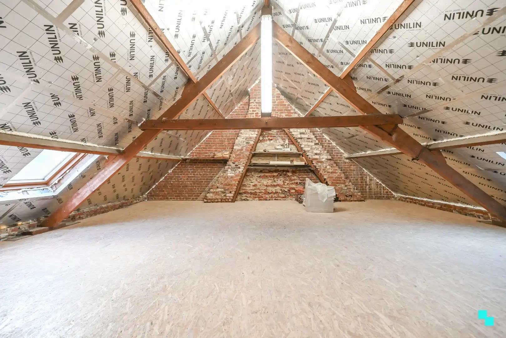 Gerenoveerde woning nabij centrum Izegem foto 25