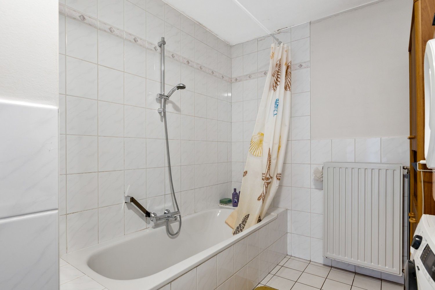 Ruim appartement met autostaanplaats in het centrum van Merksem! foto 11
