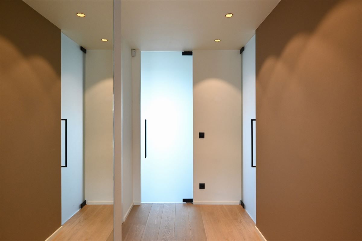 Prachtig appartement met 2 badkamers en ruim terras foto 8
