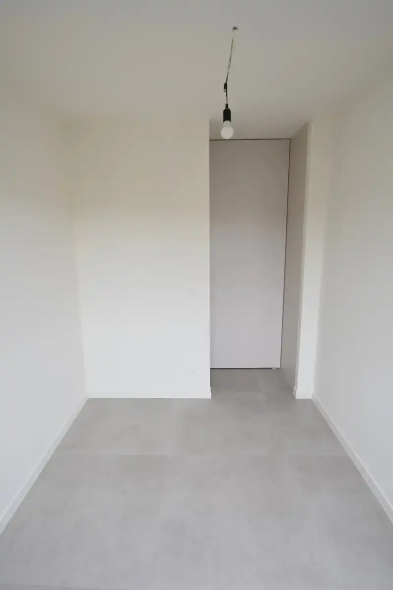 Totaal gerenoveerd appartement in centrum Tongeren foto 16