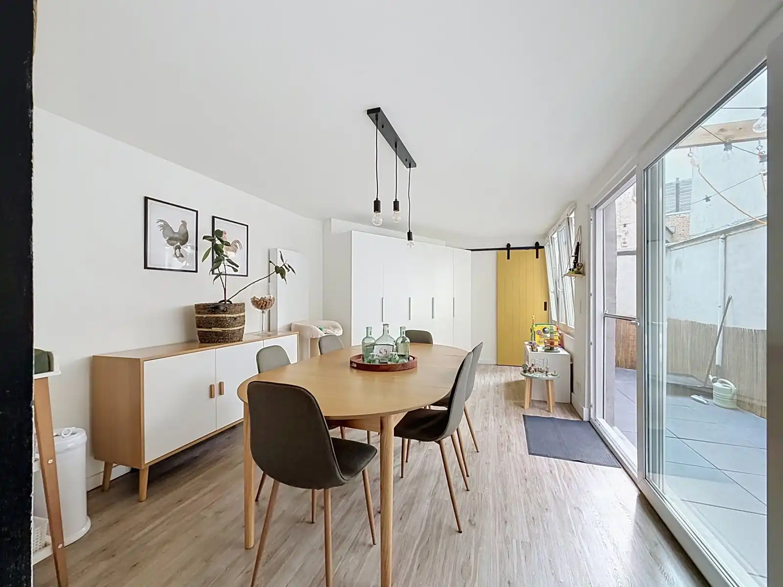 Ruime én stevige Stadswoning met 4 SLPK én terras! foto 7