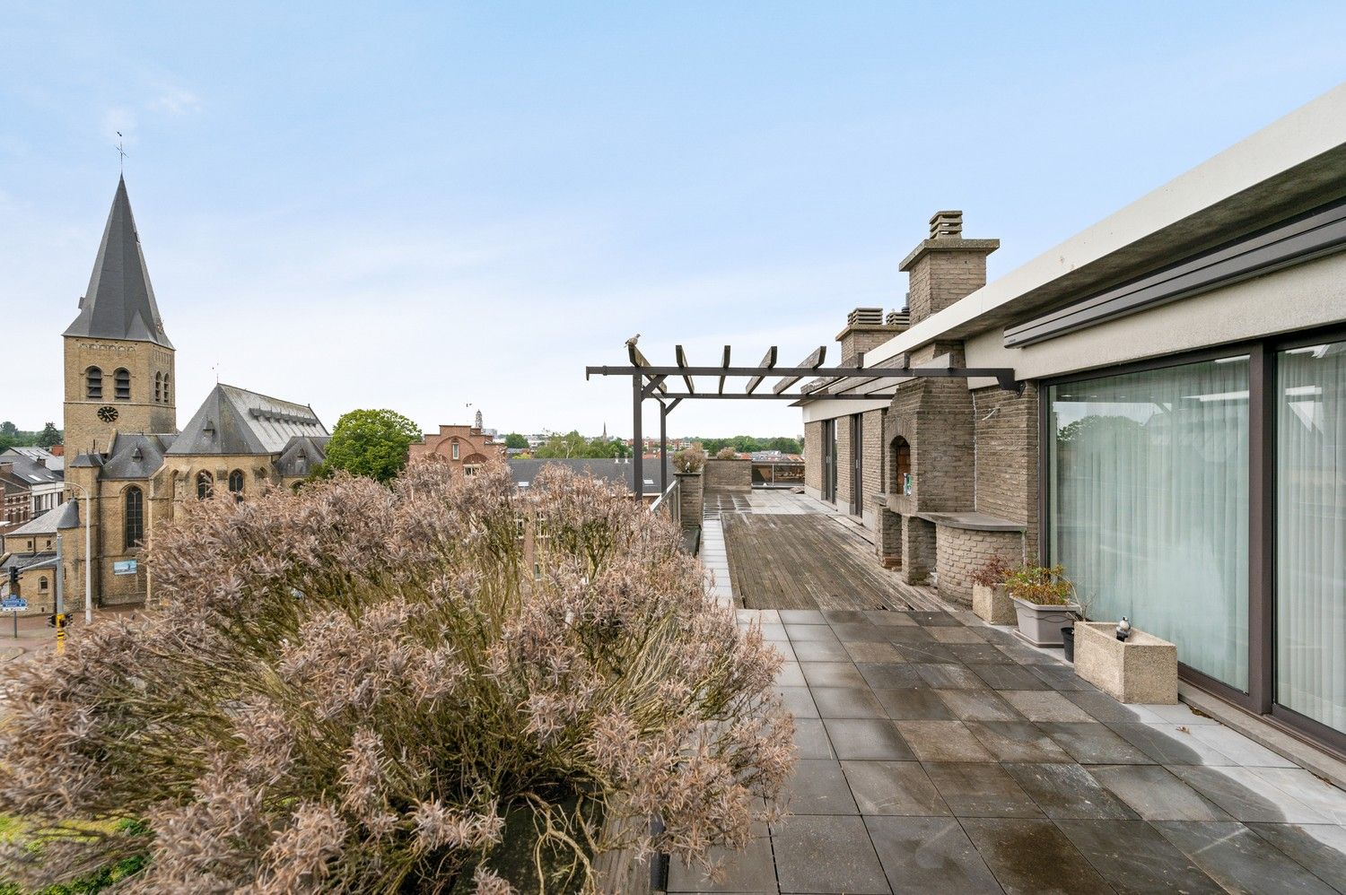 Hoofdfoto van de publicatie: Prachtig verzorgd penthouse met 3 slaapkamers en 360° terras te Lier