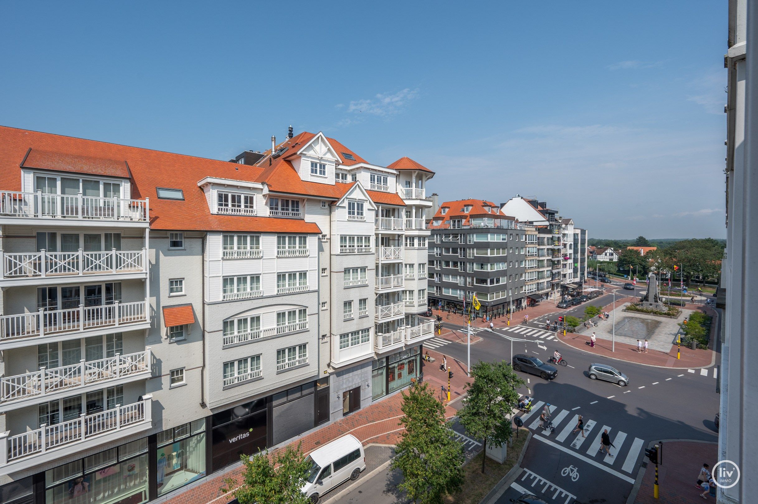 Gezellig, recent (2010) appartement met 2 volwaardige slaapkamers vlakbij de Lippenslaan te Knokke. foto 15