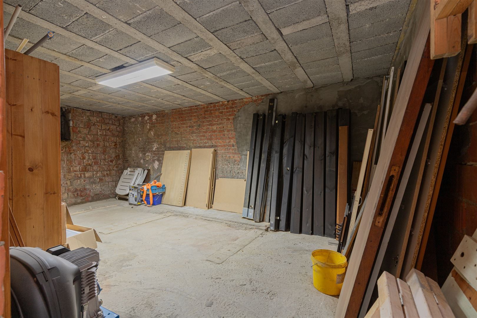 Ruime bel-etage met 3 slaapkamers, grote garage en gezellige tuin foto 20