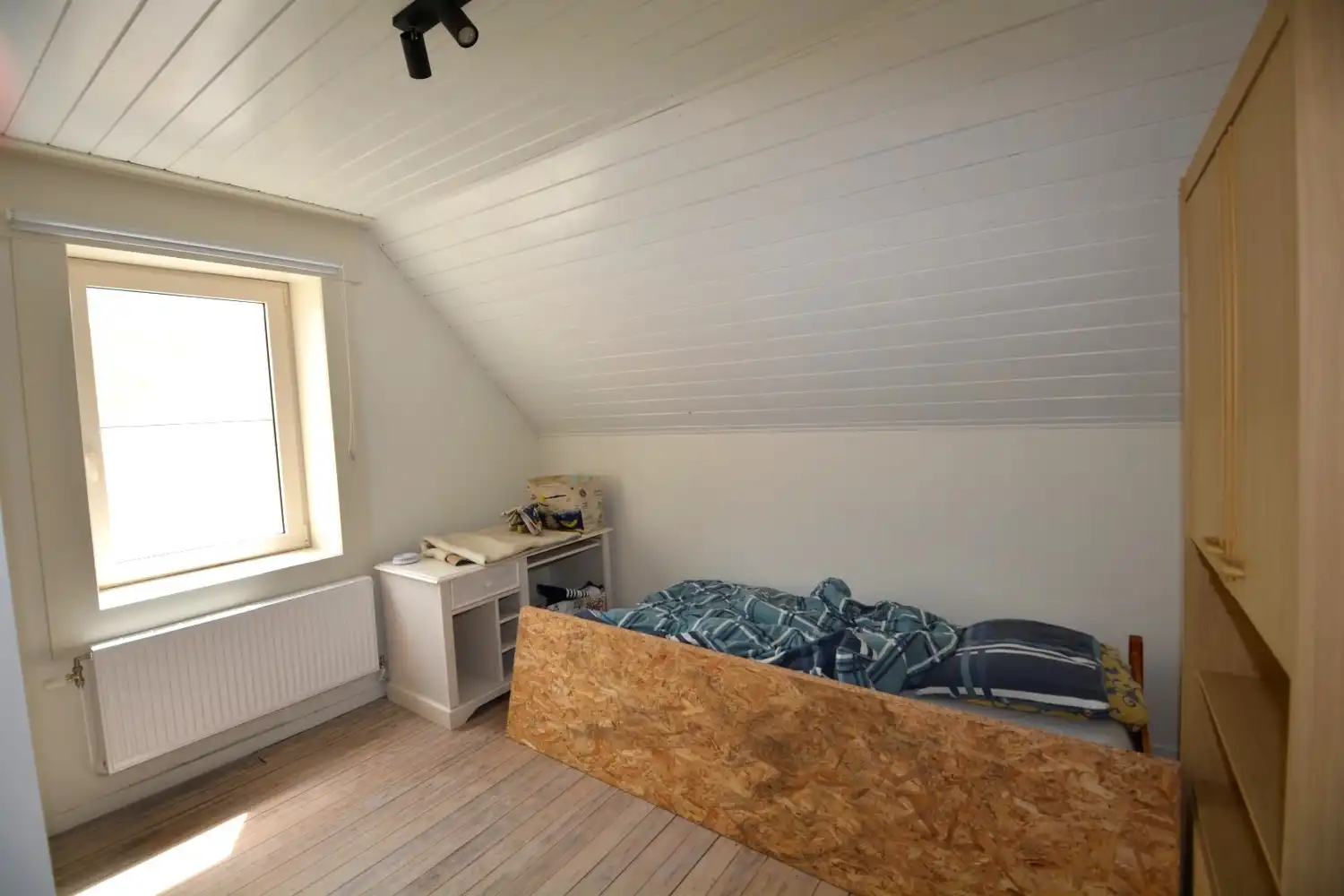 CHARMANTE WONING MET 2 SLK EN RIANTE TUIN! foto 10