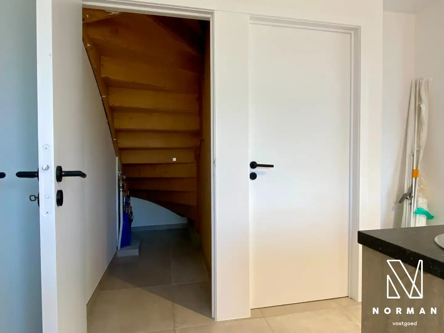 Gerenoveerde woning in Hulste met 3 slaapkamers, ruimte tuin met terras en EPC label A foto 8
