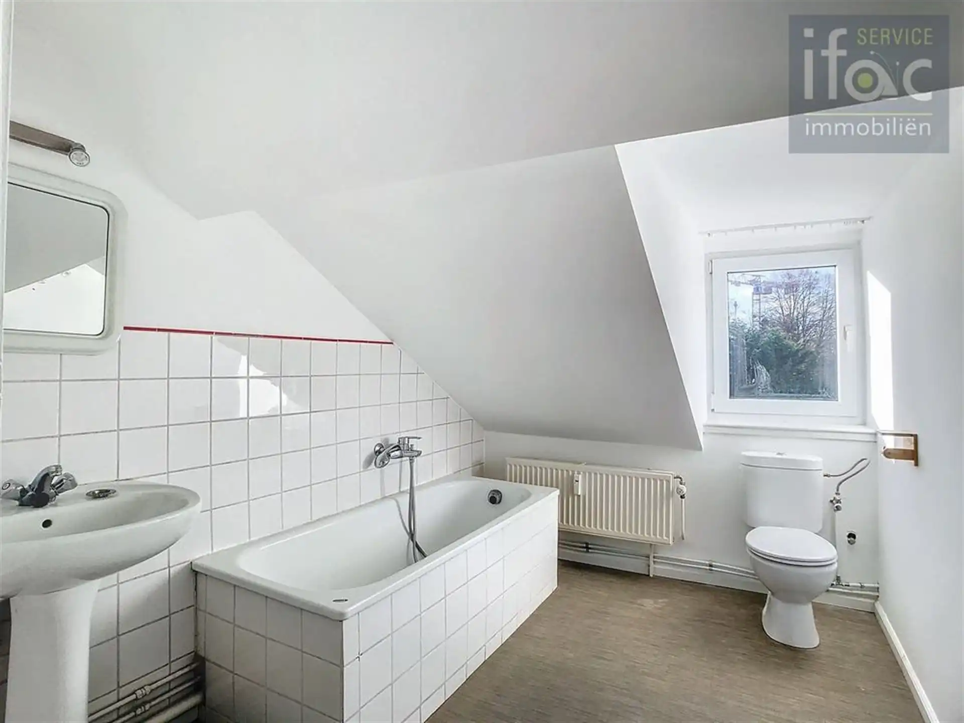 Lichtrijke studio foto 7