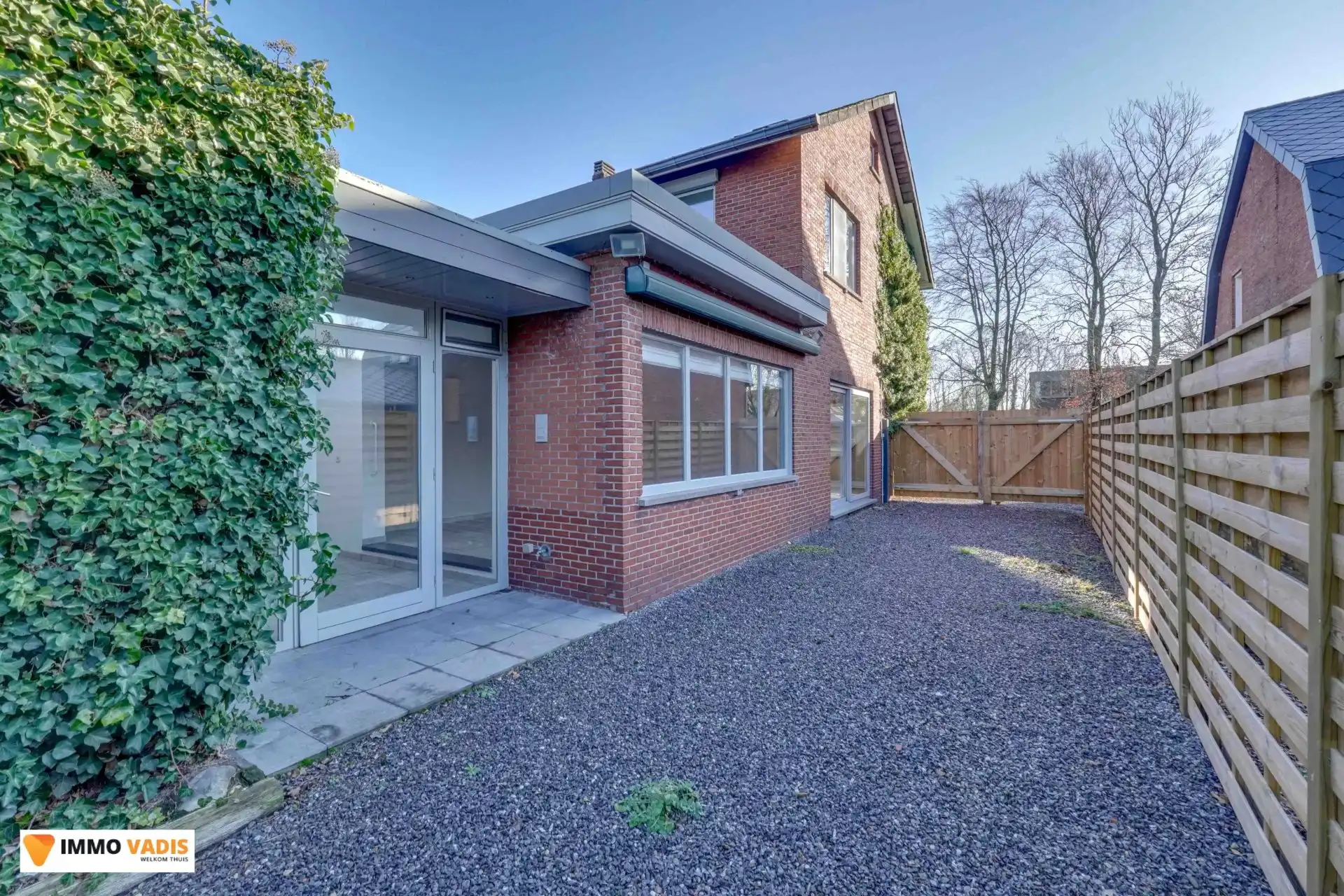 Veelzijdige vrijstaande woning met extra appartement foto 16