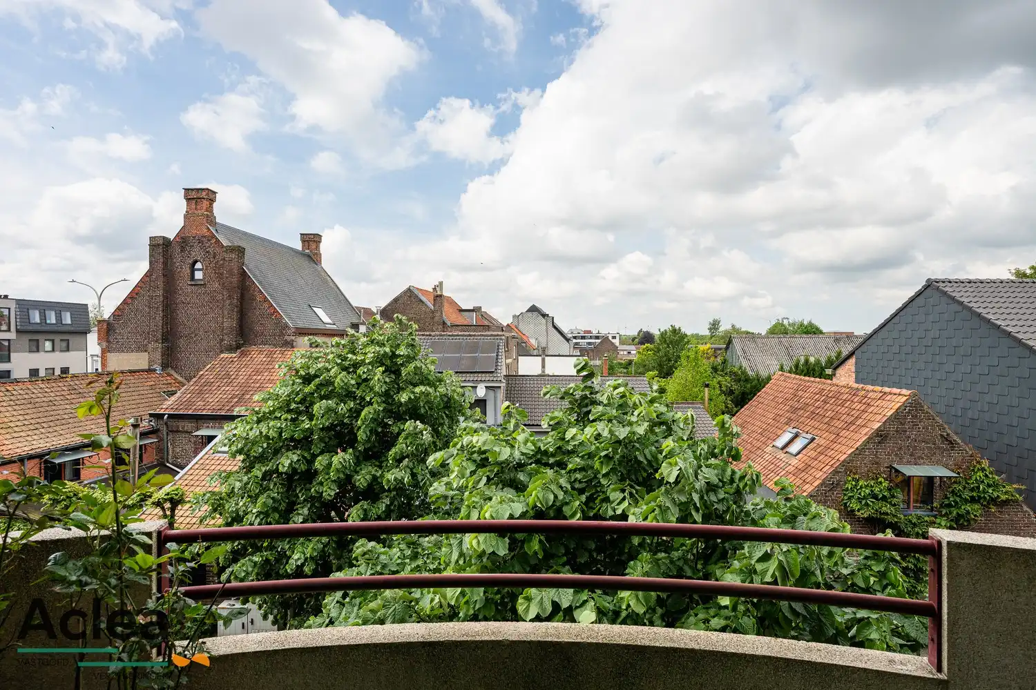 Ruim instapklaar appartement met 2 terrassen foto {{pictureIndex}}