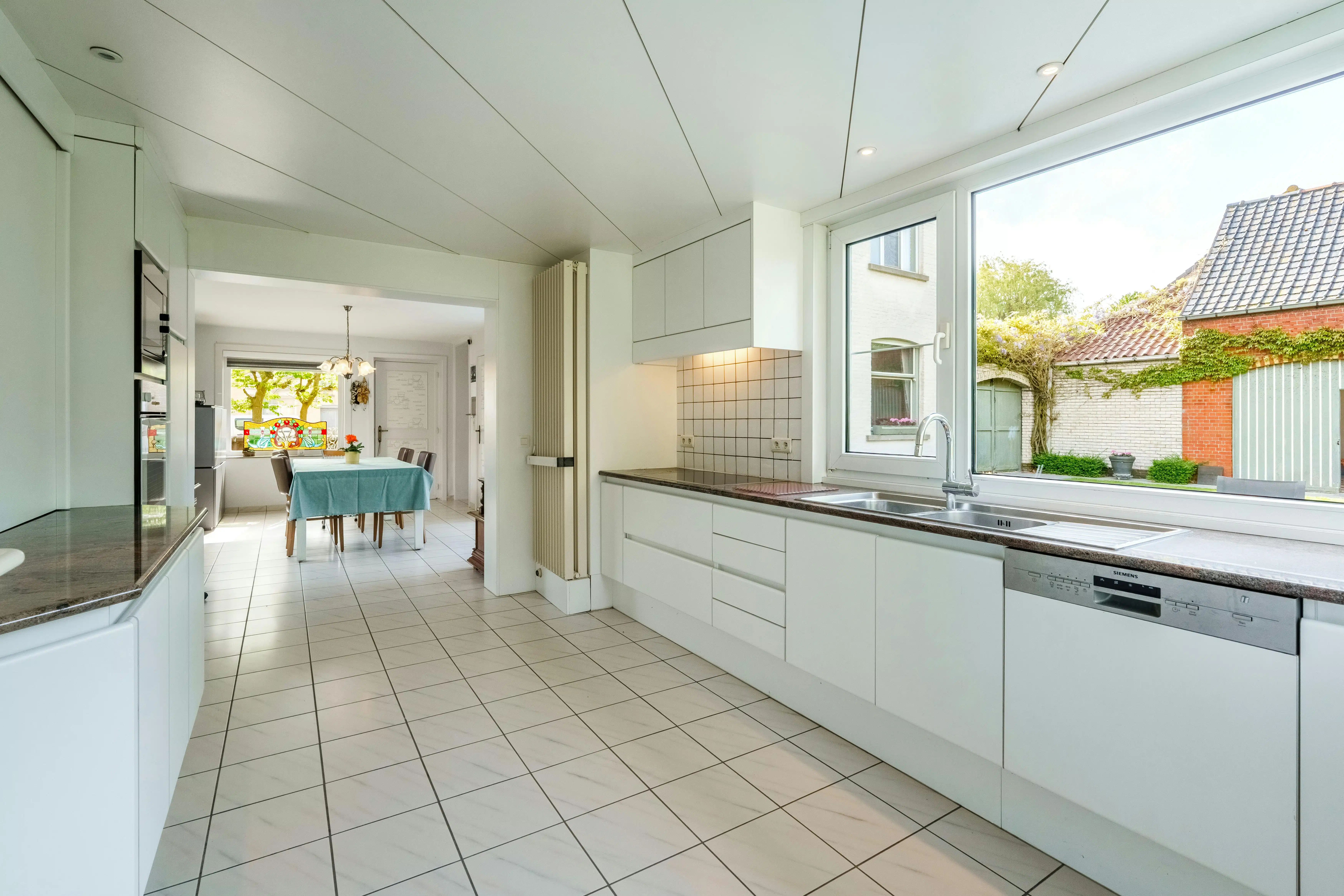 Uniek herenhuis met knappe tuin en bijgebouw in Moorslede foto 7