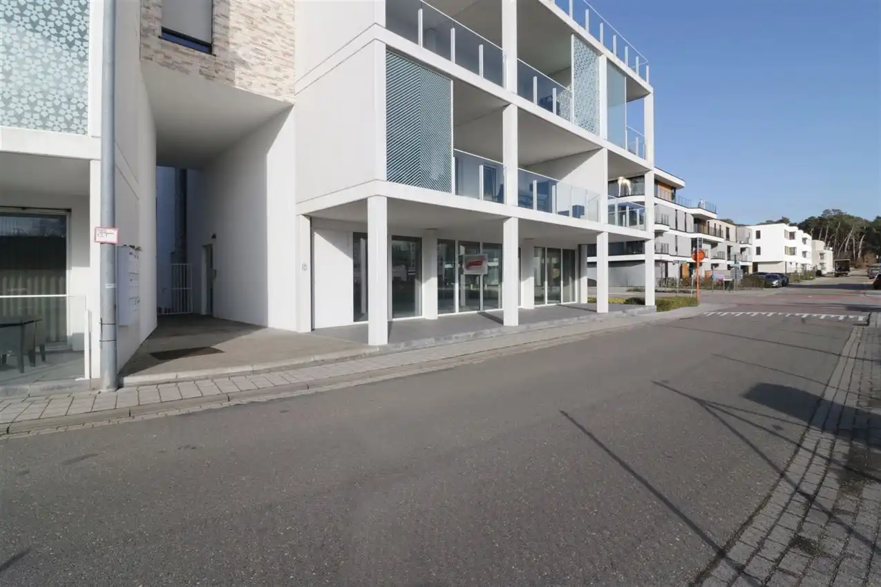 Gelijkvloers app., twee slpk, zonnig terras in centrum foto 29