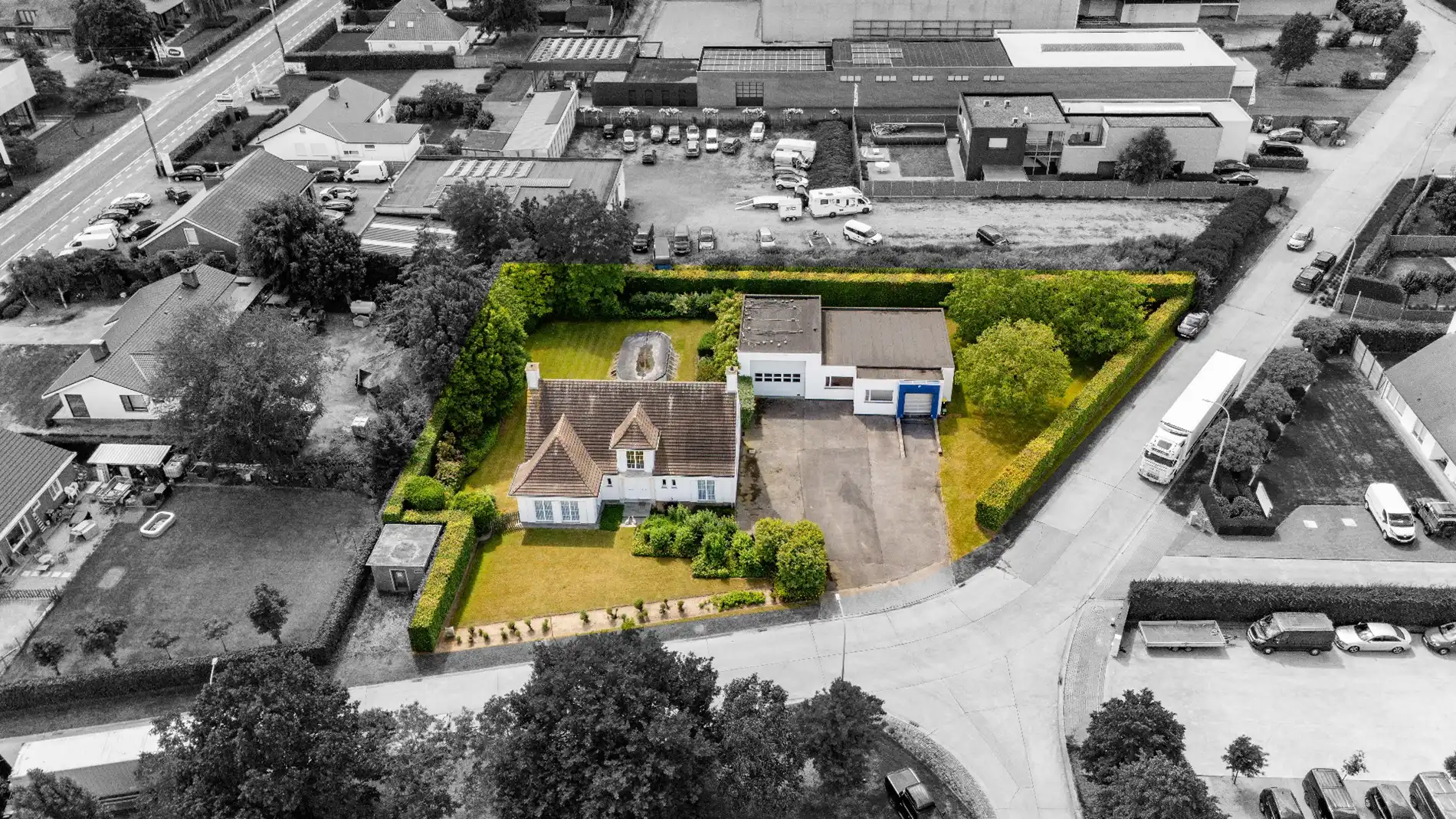 PRESTIGIEUZE VILLA MET LOODS VLAKBIJ CENTRUM PITTEM foto 25