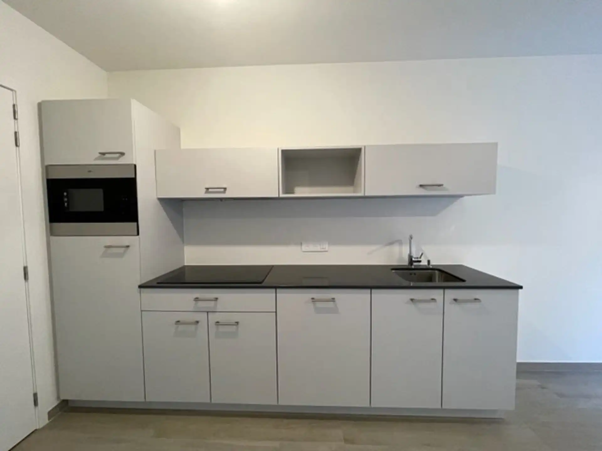 Recent 1-slaapkamerappartement met ruim terras foto 11