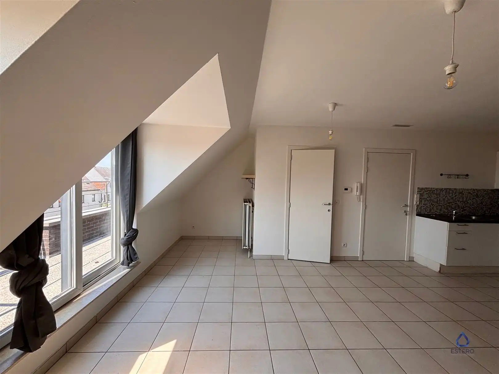 Instapklaar duplexappartement met 2 slaapkamers en terras foto 4