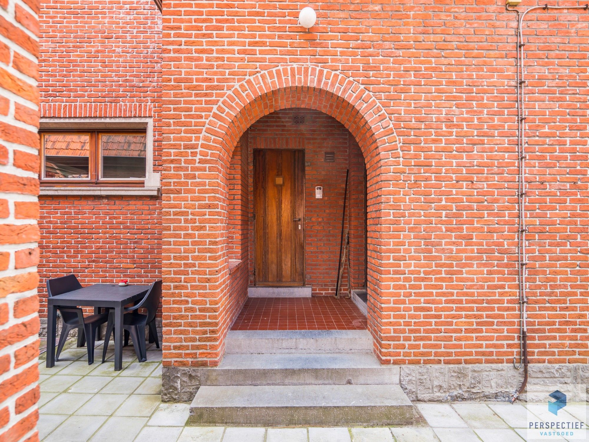 2 handelsruimtes + appartement met mogelijkheden op een strategische ligging te Roeselare foto 38
