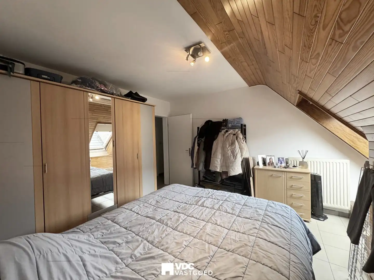 Mooi appartement met 2 slaapkamers in centrum Borgloon foto 9