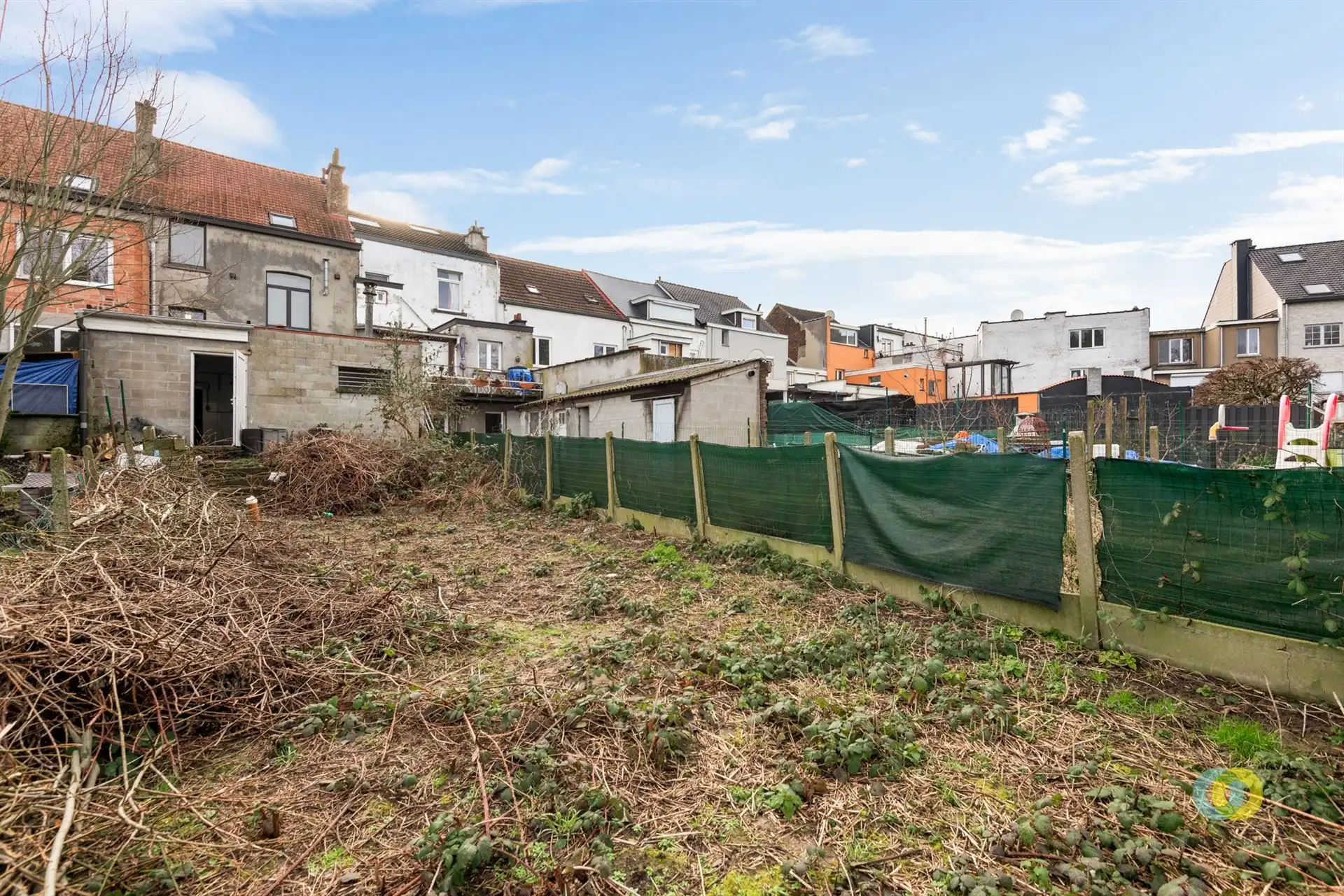 Handelshuis met bovenliggend duplexappartement foto 8