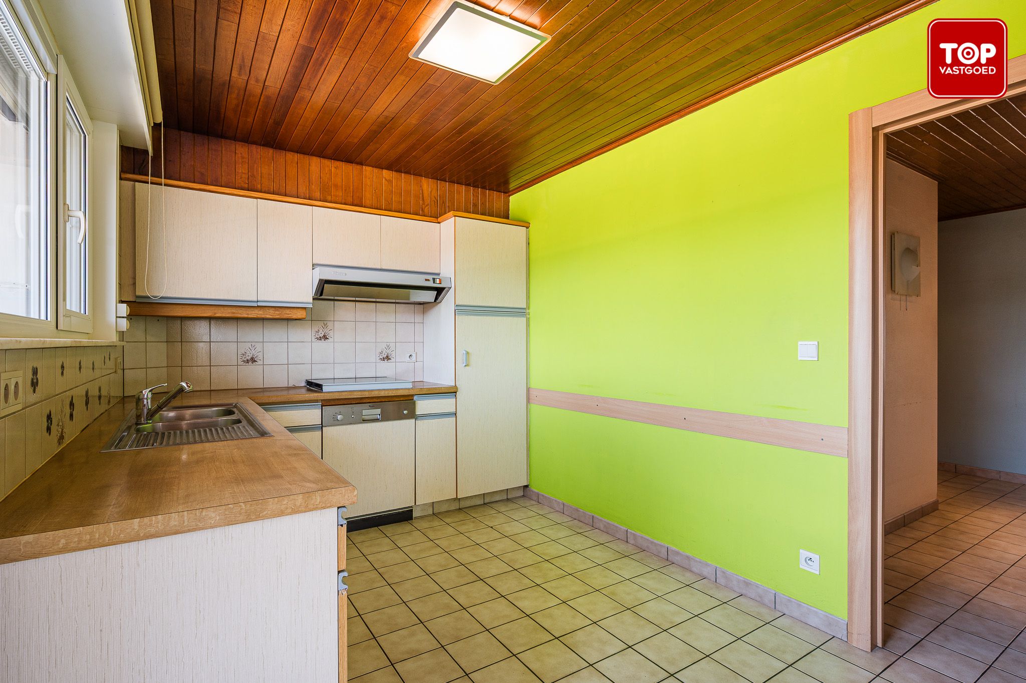 Instapklaar 2-slaapkamer appartement met terras en garage. foto 7