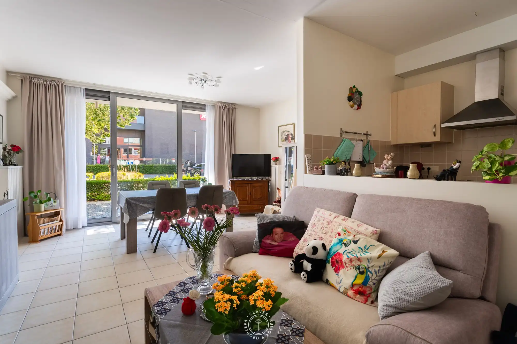 Gelijkvloers appartement met tuin en autostaanplaats op De Zaat foto 3